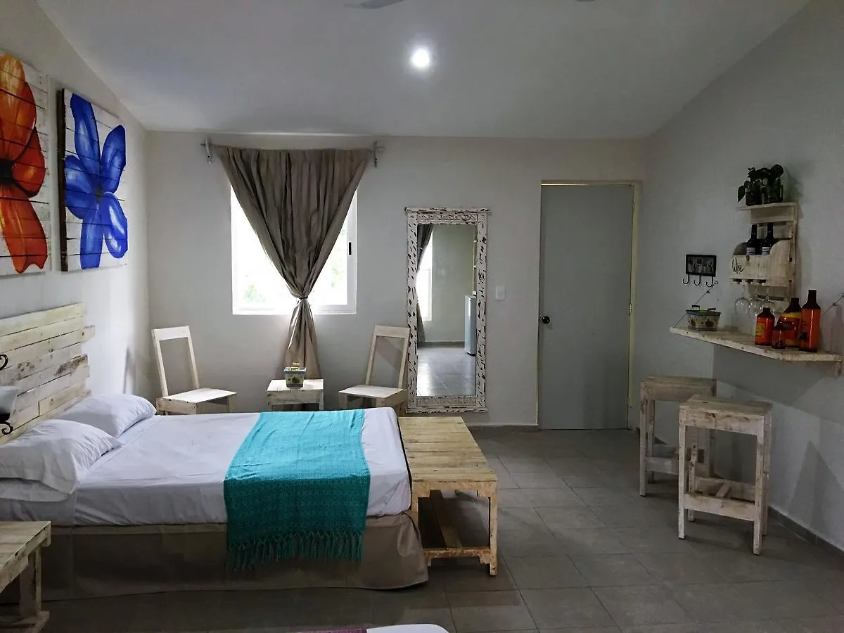פוארטו מורלוס Hotel Gota De Sal 2*, פוארטו מורלוס
